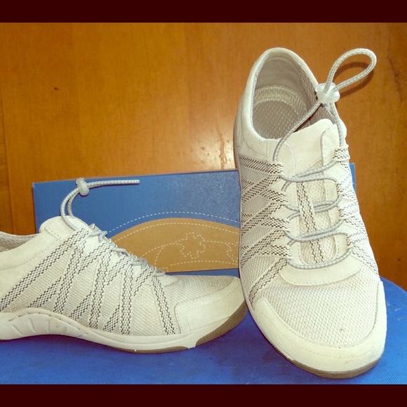 dansko lightweight shoes